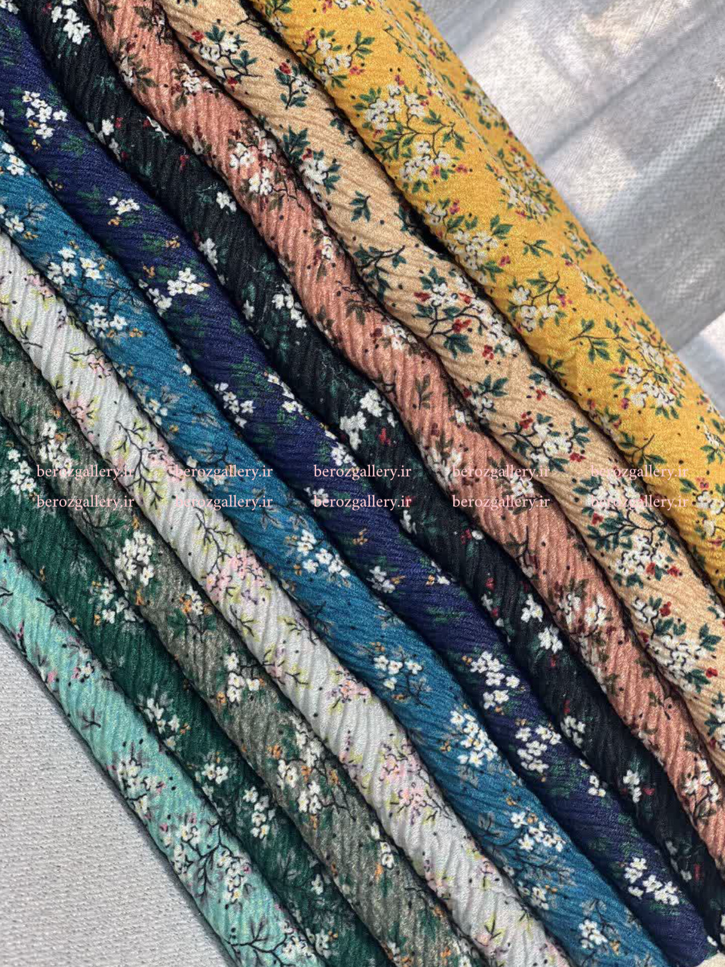 روسری پلیسه برشکا گلدار قواره ۱۳۰ - تصویر 34