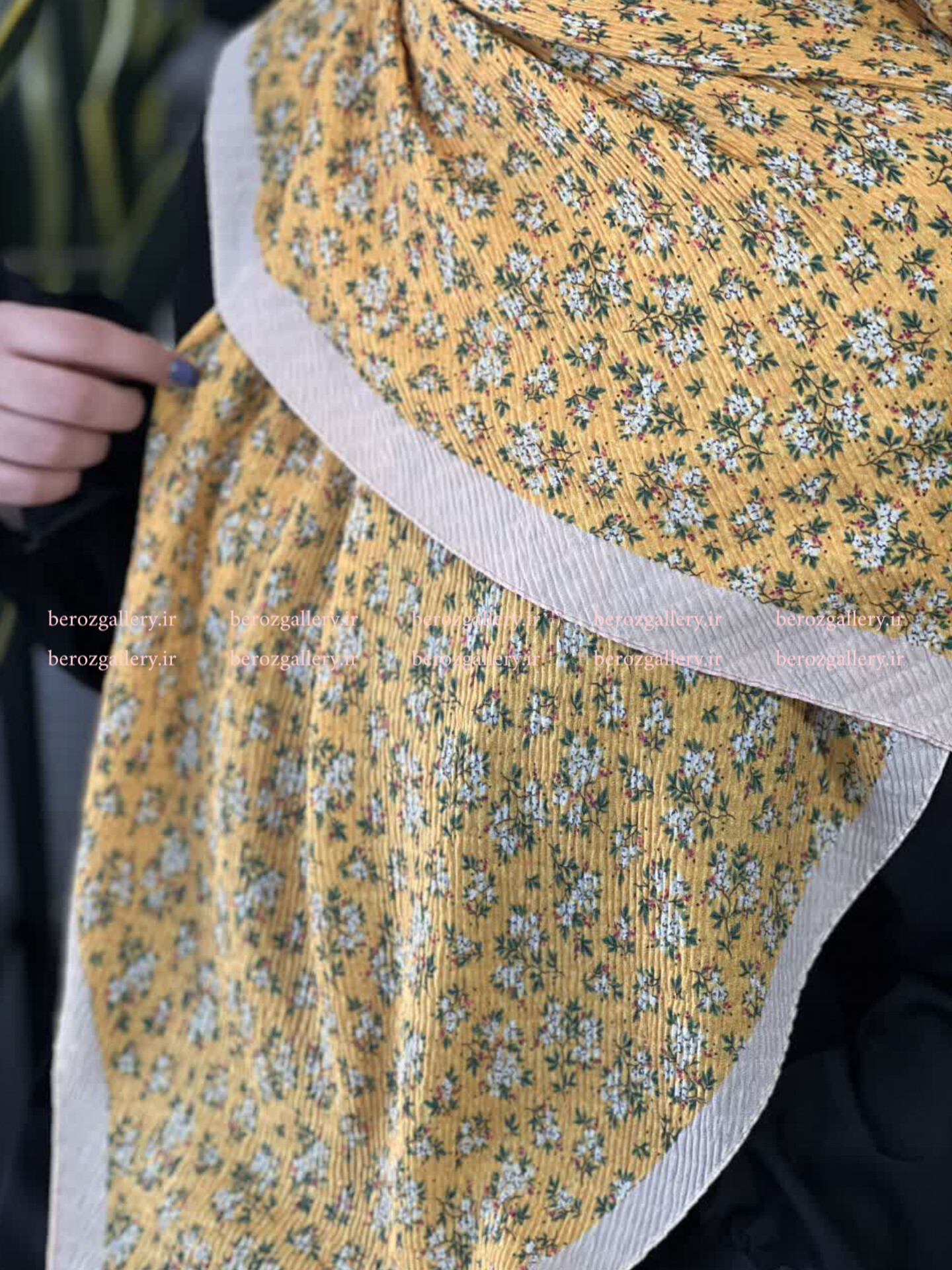 روسری پلیسه برشکا گلدار قواره ۱۳۰ - تصویر 3