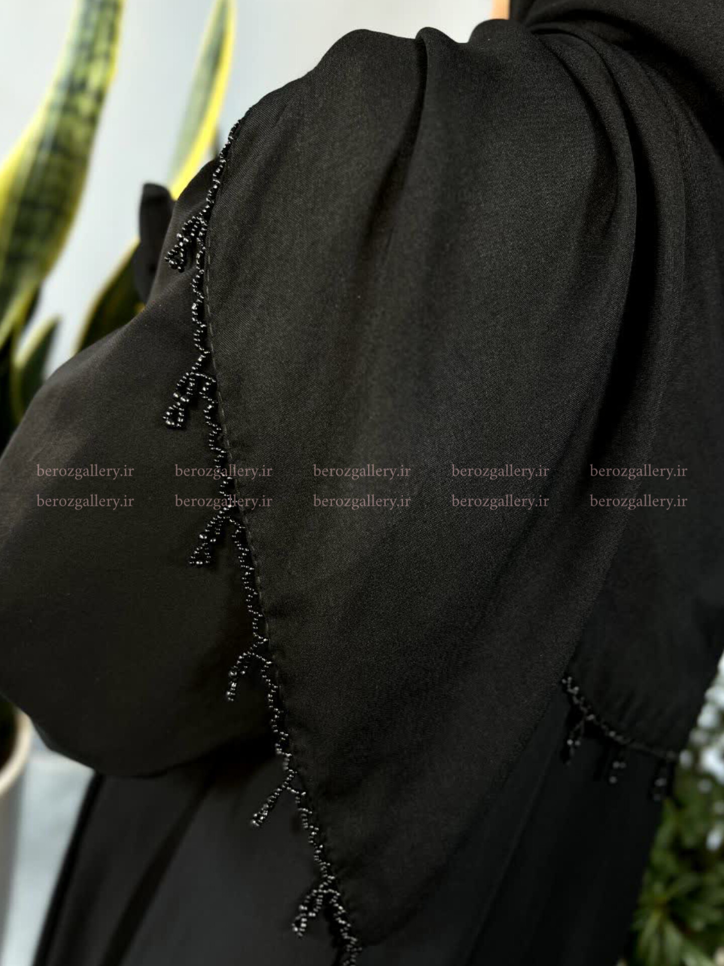 روسری نخی مشکی مروارید اشکی قواره ۱۳۵ - تصویر 4