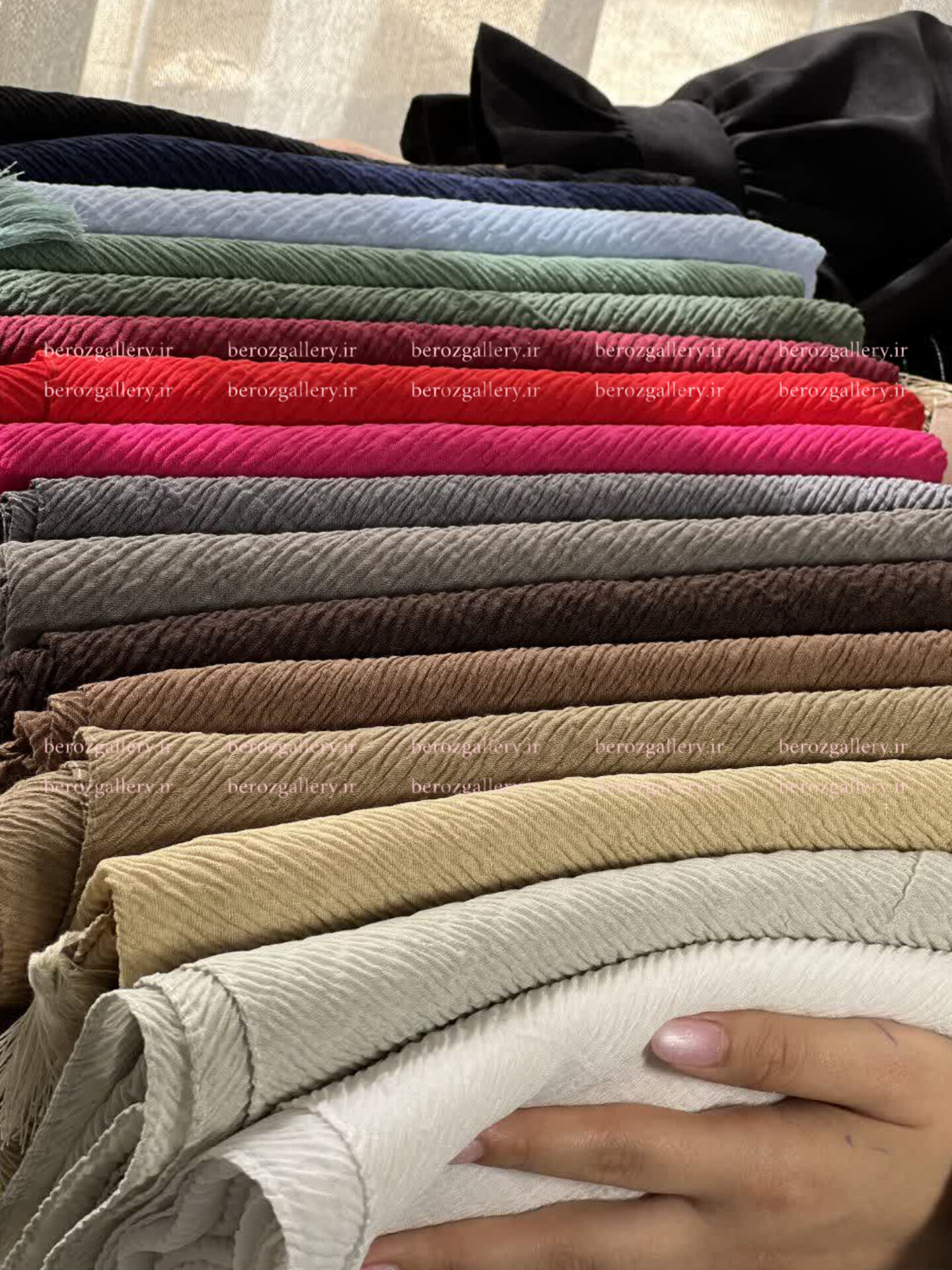 روسری پلیسه نخی قواره ۱۳۰ - تصویر 6